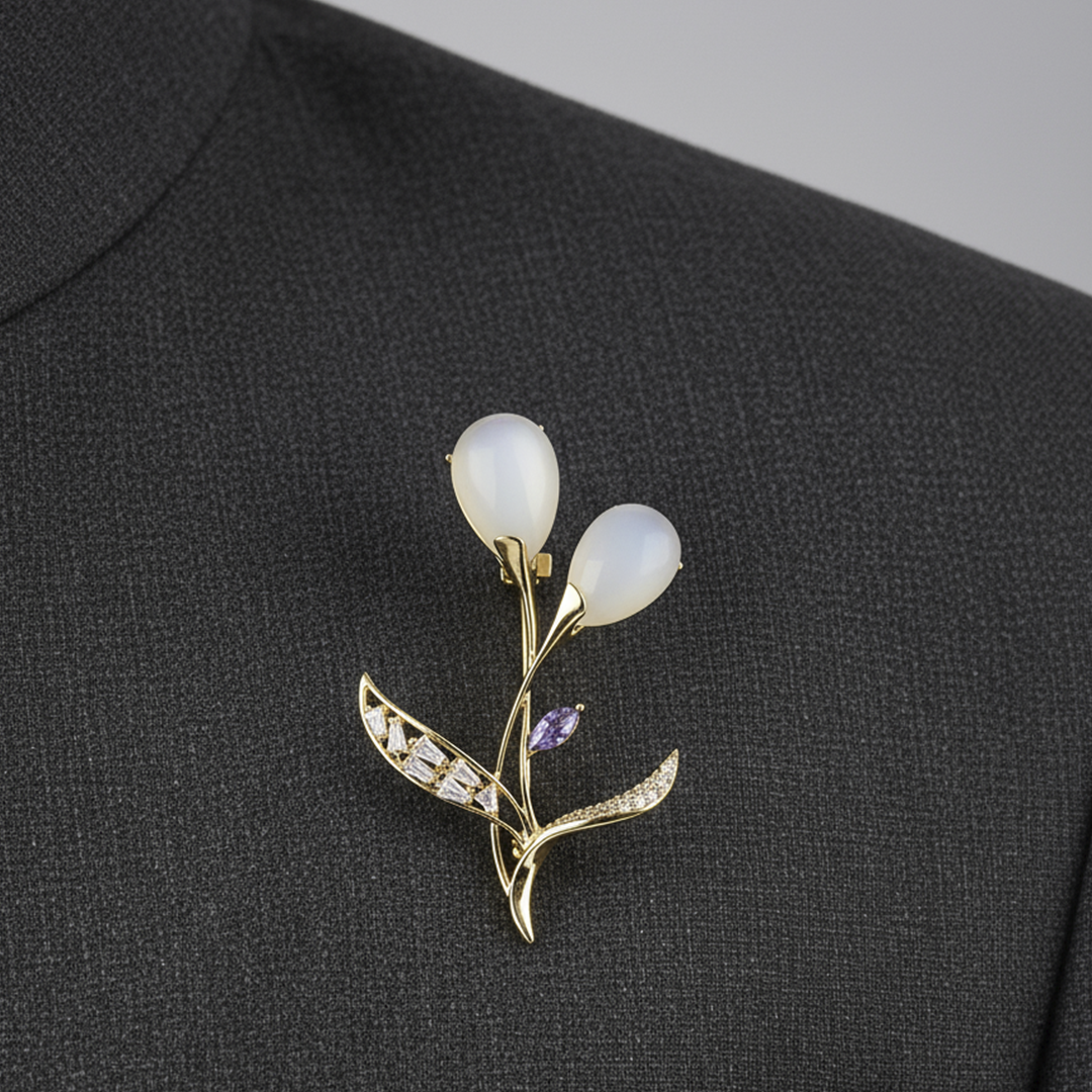 Unisex Floral Brooch in Gold with Pearl Accents