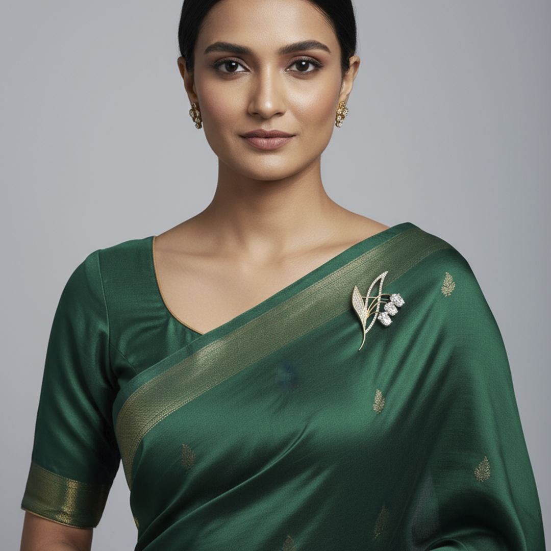 Women’s Floral Brooch in Gold with Crystal Detailing