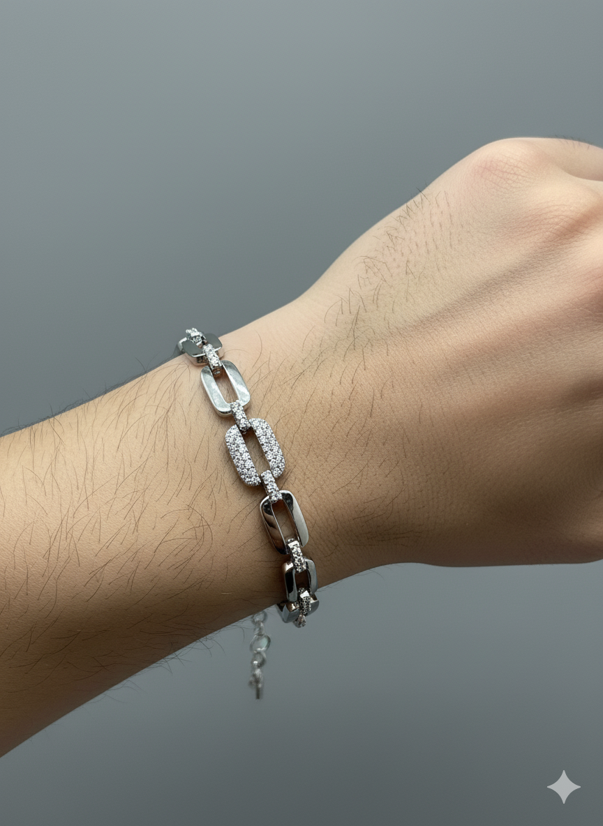 Men’s Iced Link Chain Bracelet in Silver Finish