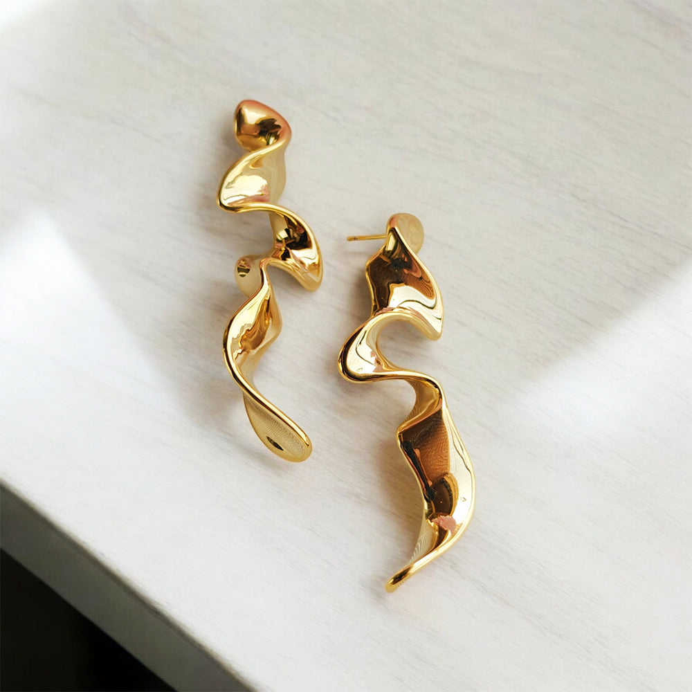 18k Gold Wavy Chunky Drop Earrings