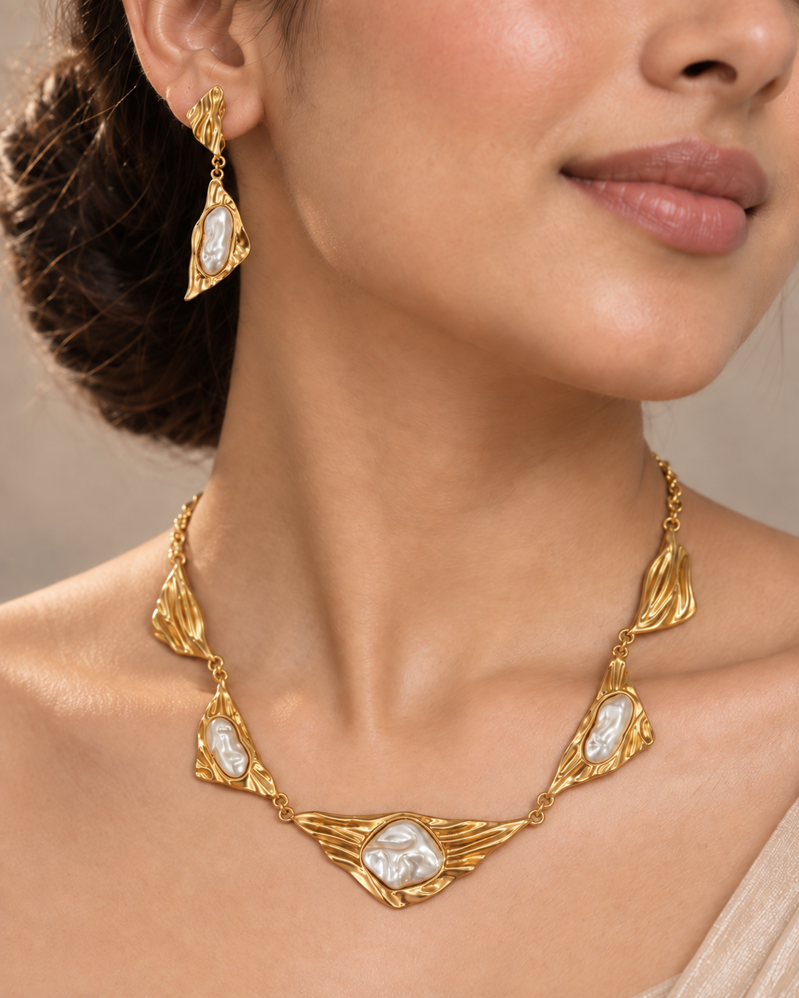 Molten Pearl Necklace Set
