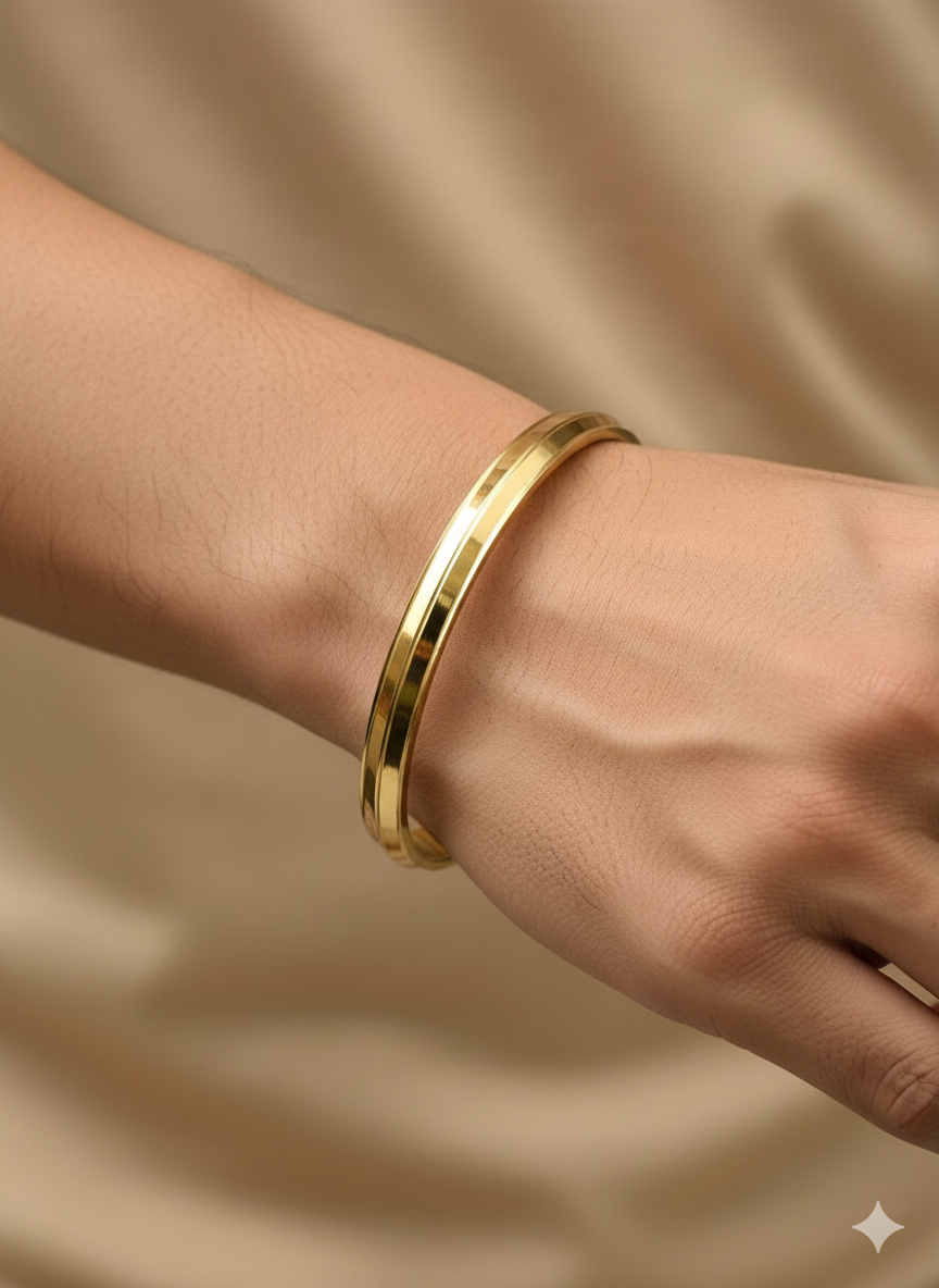 Sleek Gold Men’s Bracelet