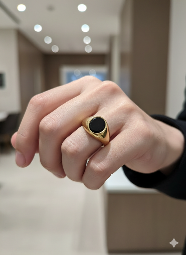 Aura Bling gold ring with a black onyx stone 