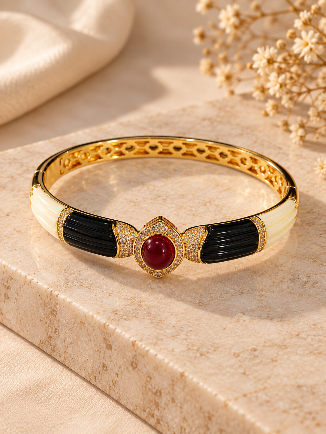 Velvet Eye Bracelet