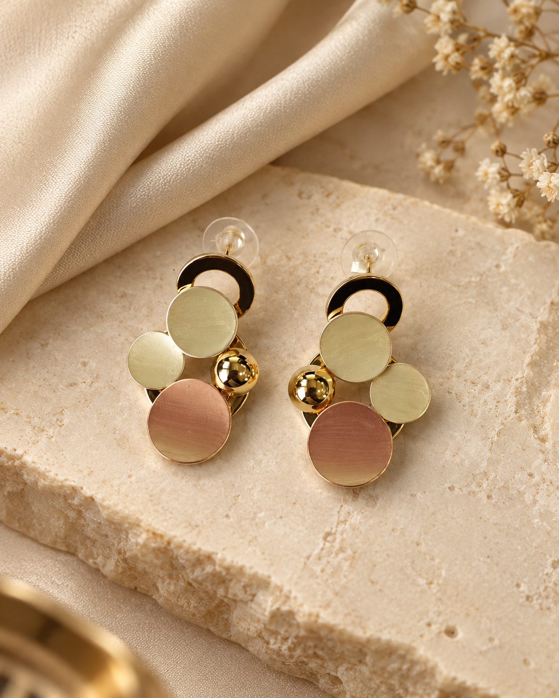 Ellisse Earrings in Metal
