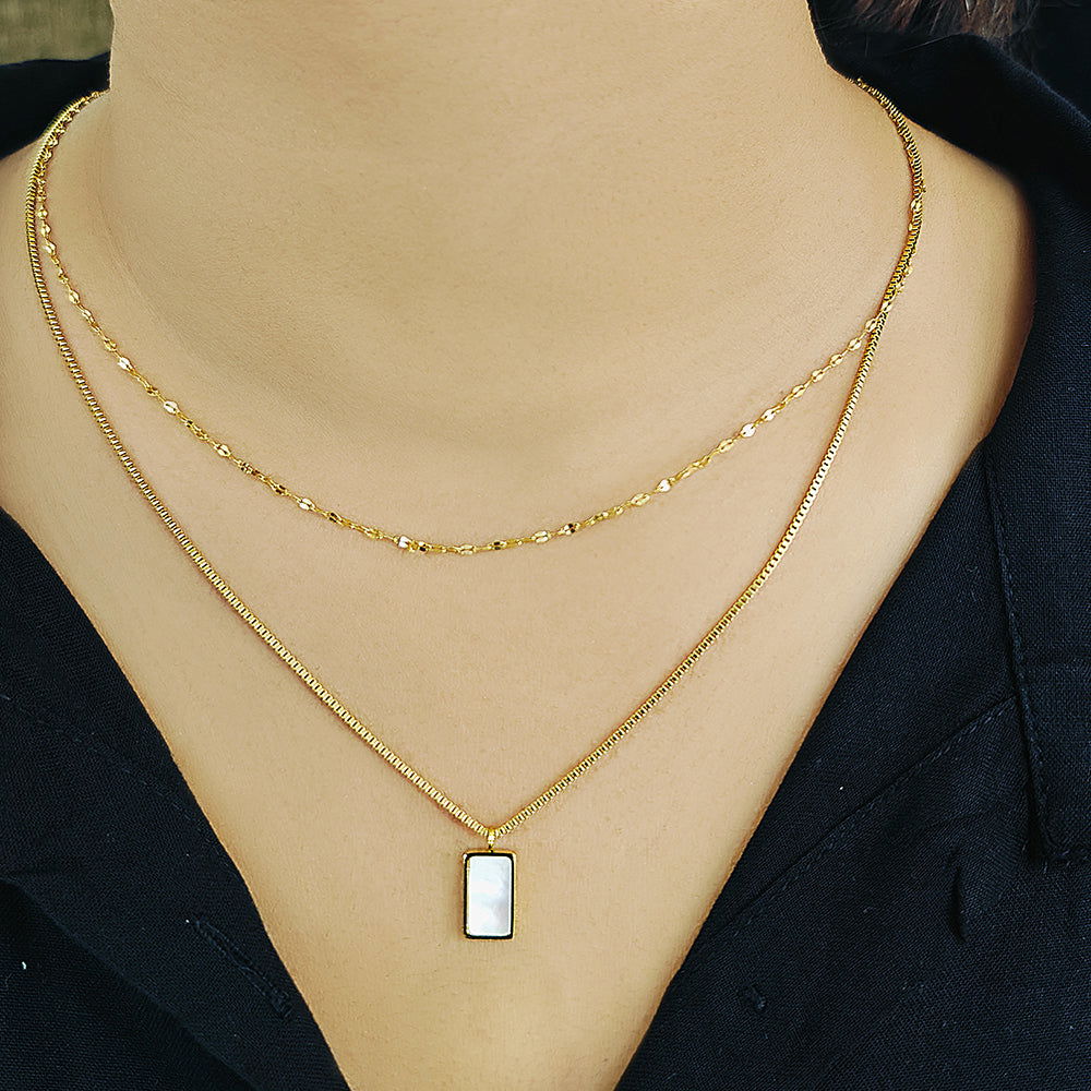 Double layer white pendent necklace