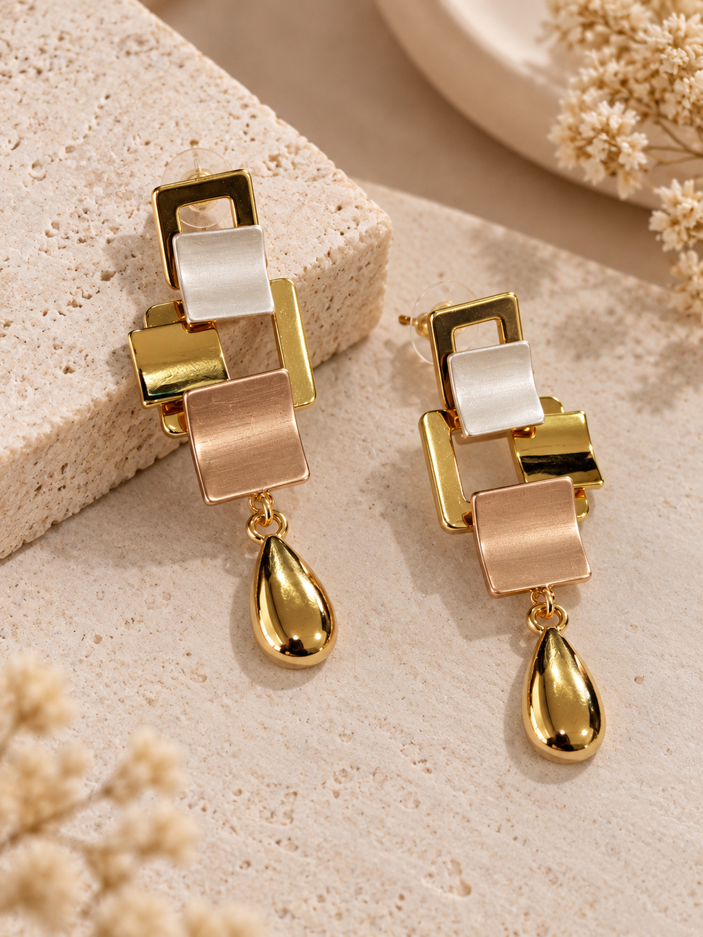 Arco Drop Earrings