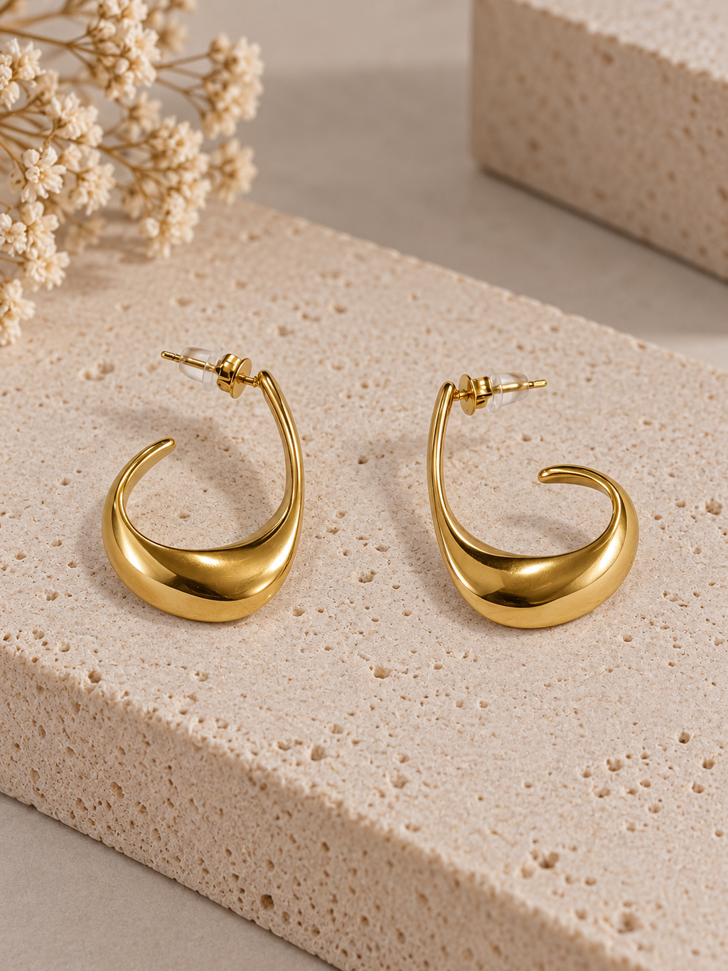 Ilveta Earrings.