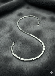 Men's Elegant Striped Metal Necklace in Silver Tone