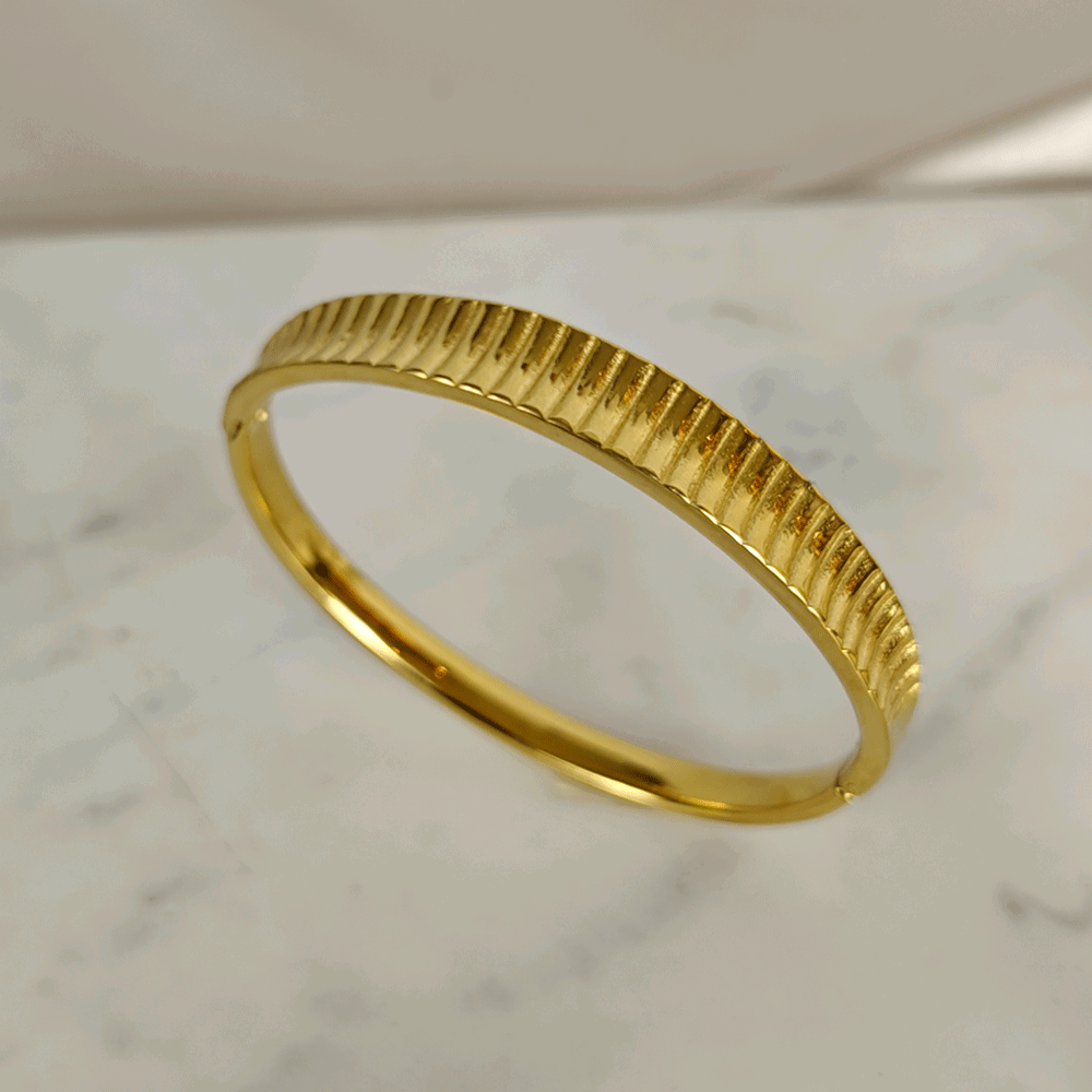 Gold Plated Ribbed Design Bracelet