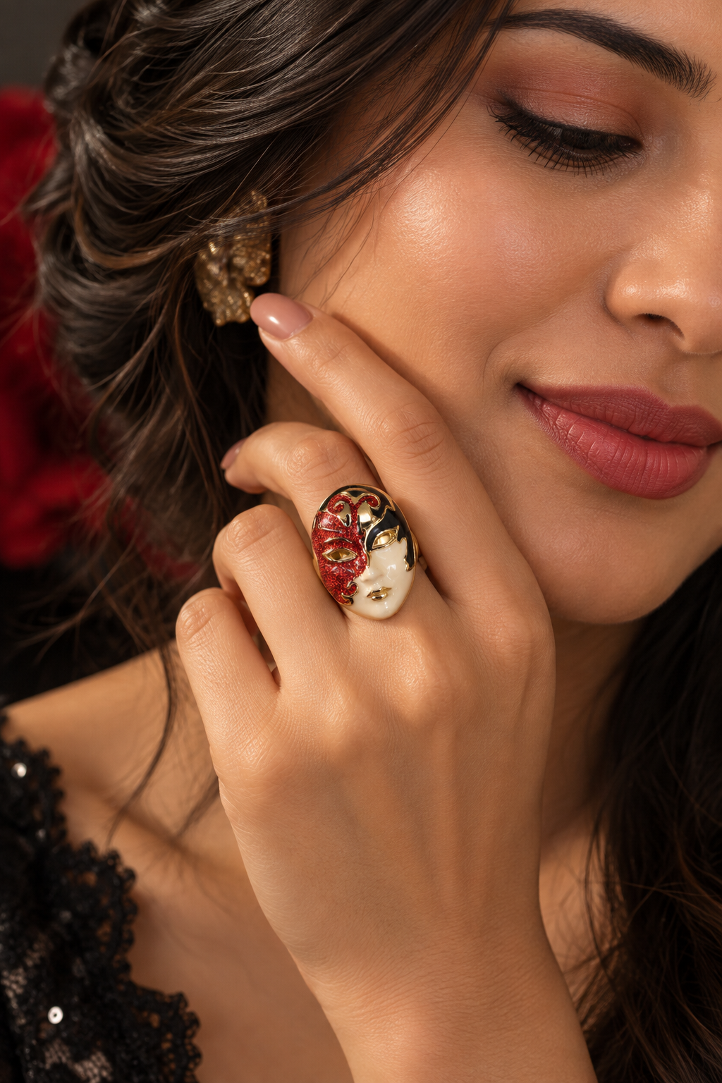 Opera Mask Ring