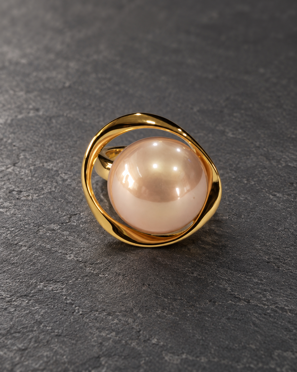 Golden Halo Pearl Ring