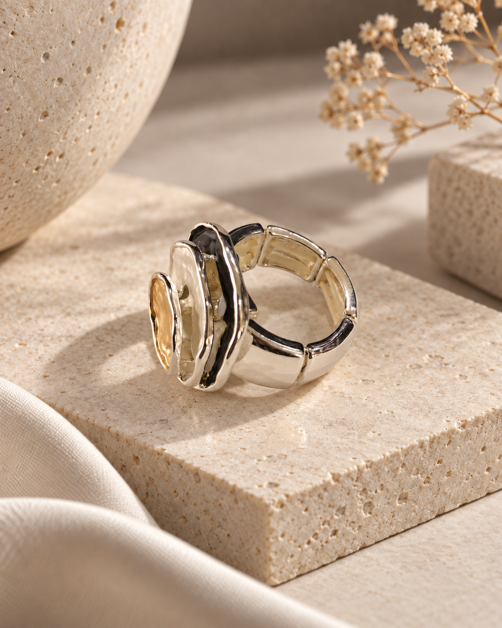 Aster Circle Ring