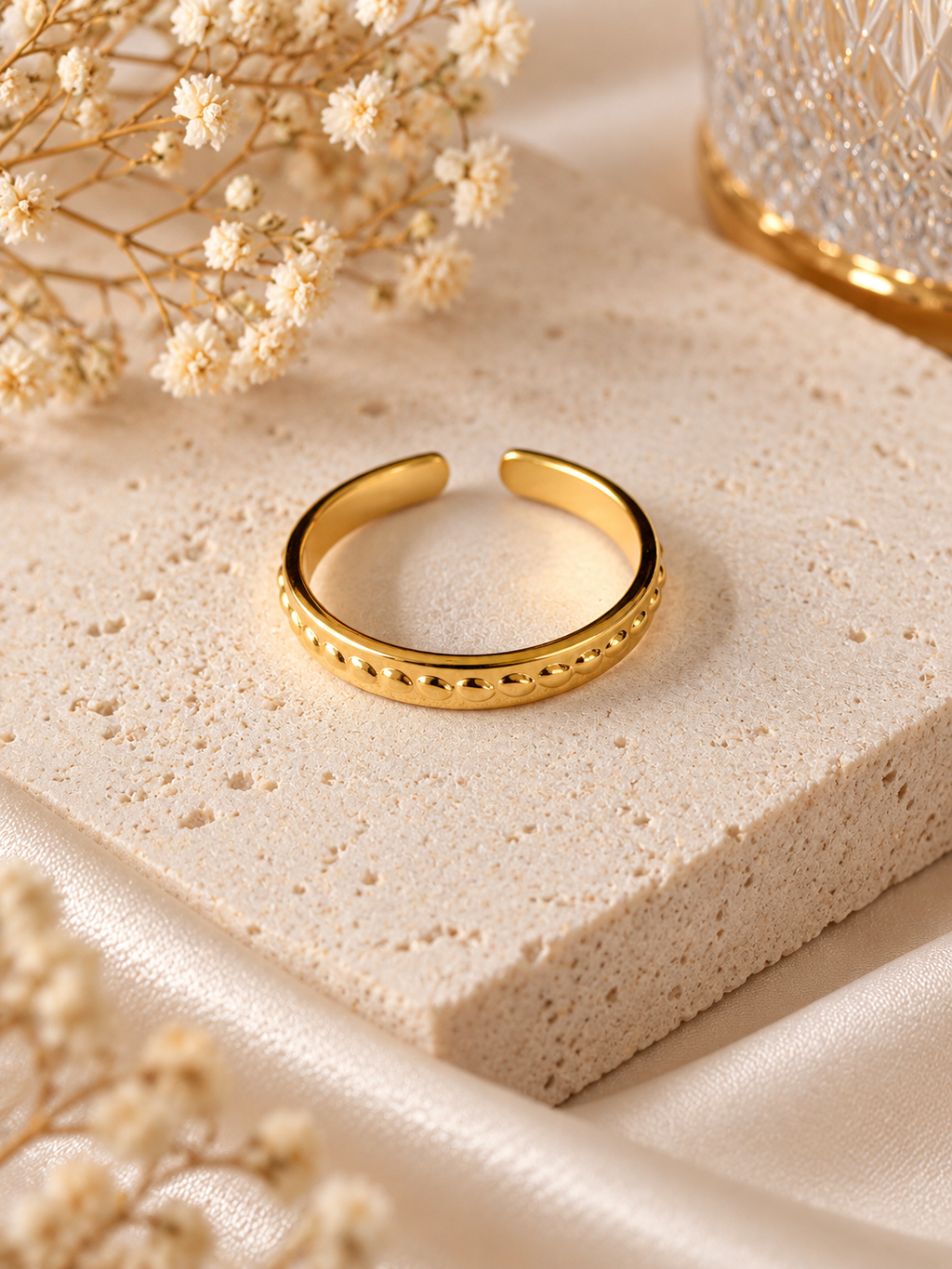 Tiny Disc Ring