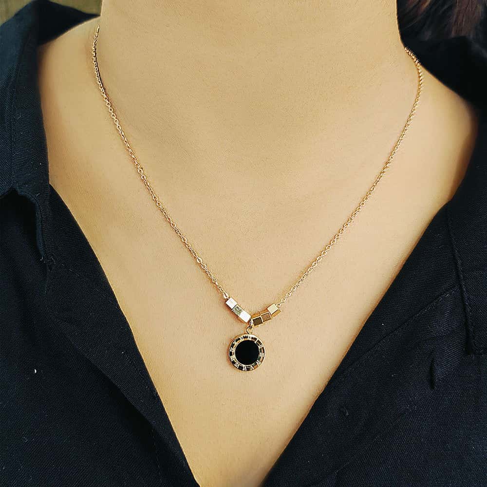 Rose Gold Round Black Pendent Necklace - Aura Bling
