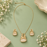 Soft Stone Necklace Set in Metal