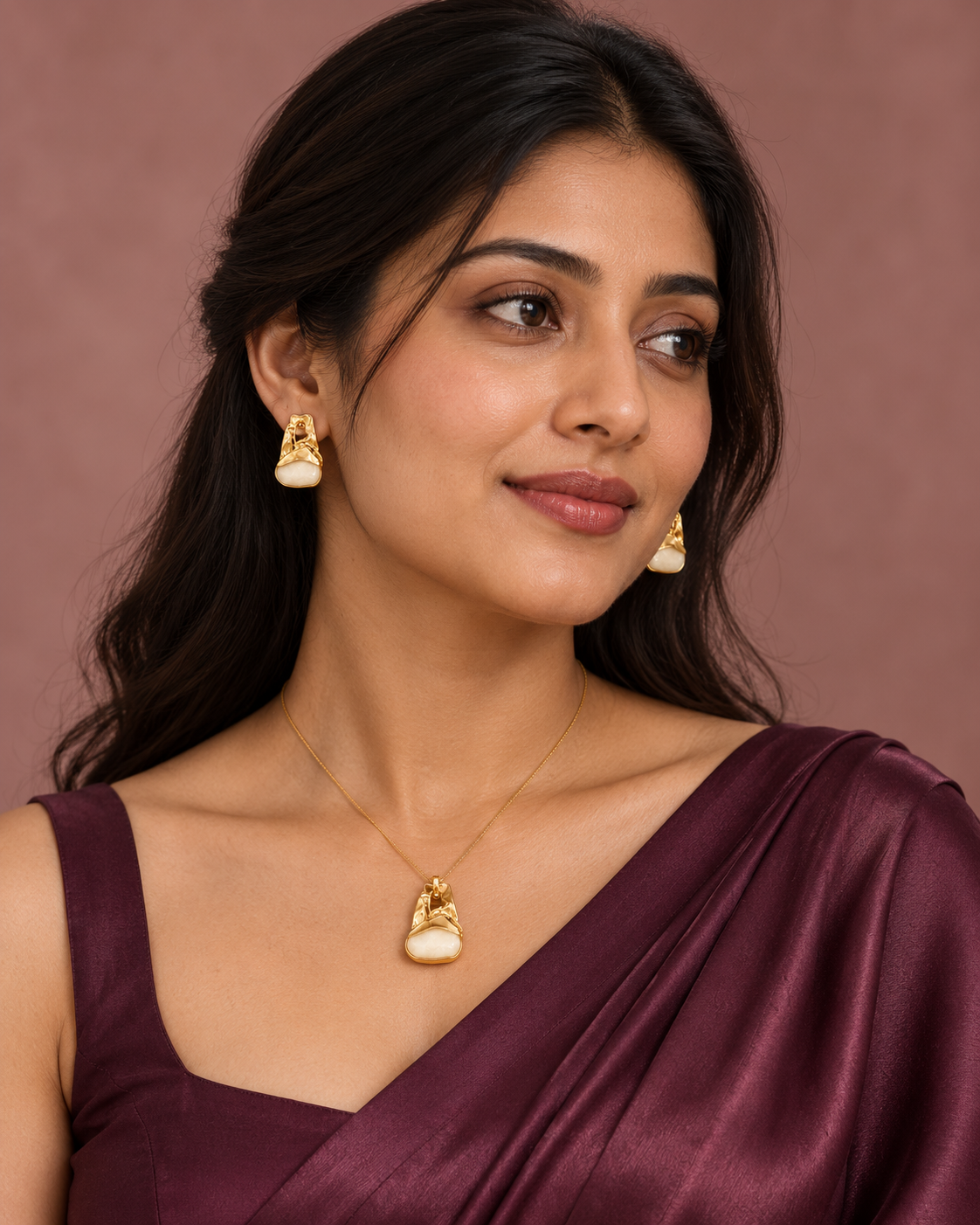 Soft Stone Necklace Set