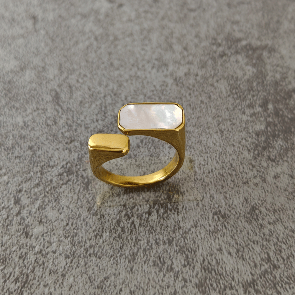 Elegant Mother Of Pearl Finger Ring