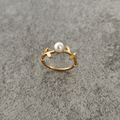 Leaf and Pearl Finger Ring