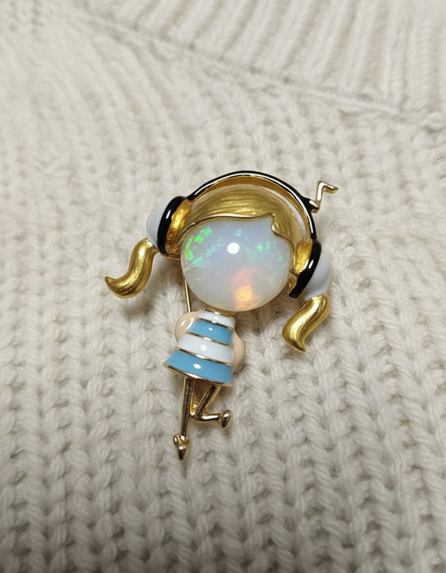 Aura Melody Brooch