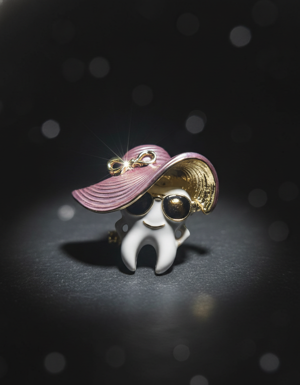 Dreamy Smile Brooch